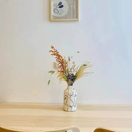 Apartamento En Cabanyal A: Encanto Y Diseno Junto A La Playa * Valencia