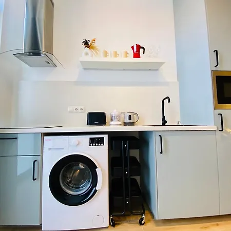 Apartamento En Cabanyal A: Encanto Y Diseno Junto A La Playa * Valencia