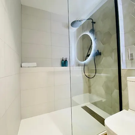 Apartamento Apartamento En Cabanyal A: Encanto Y Diseno Junto A La Playa